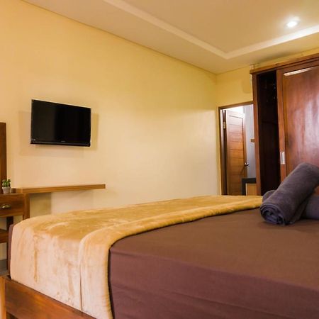 Cakra House Hotel Денпасар Екстериор снимка