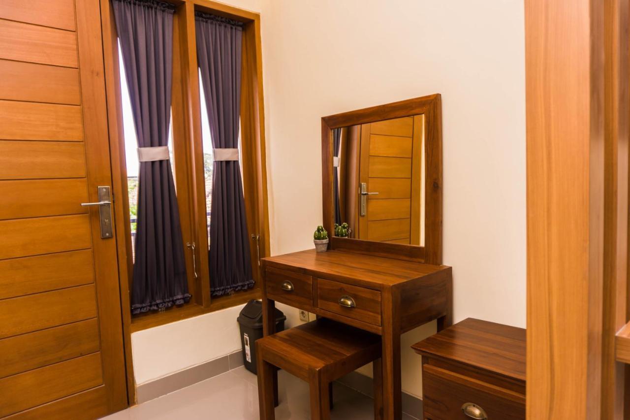 Cakra House Hotel Денпасар Екстериор снимка