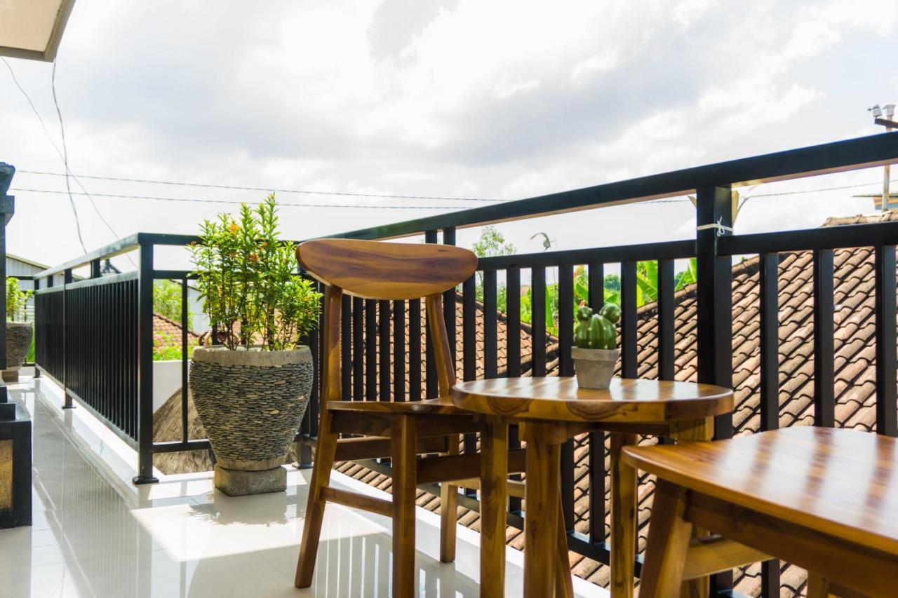 Cakra House Hotel Денпасар Екстериор снимка