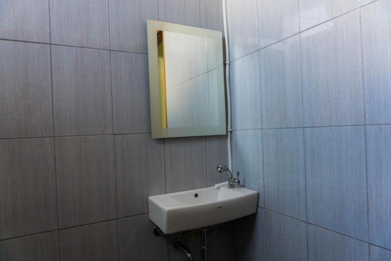 Cakra House Hotel Денпасар Екстериор снимка