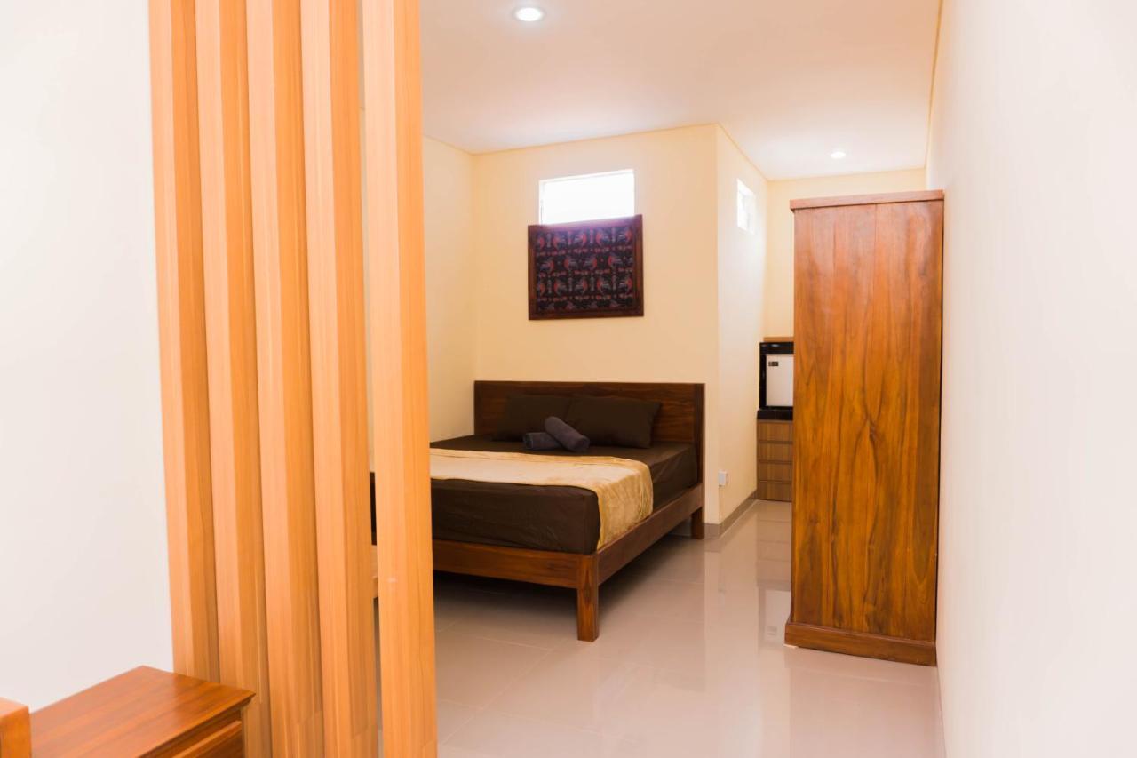 Cakra House Hotel Денпасар Екстериор снимка