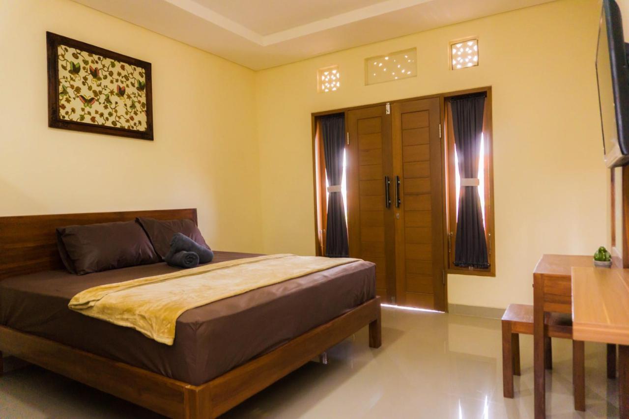 Cakra House Hotel Денпасар Екстериор снимка