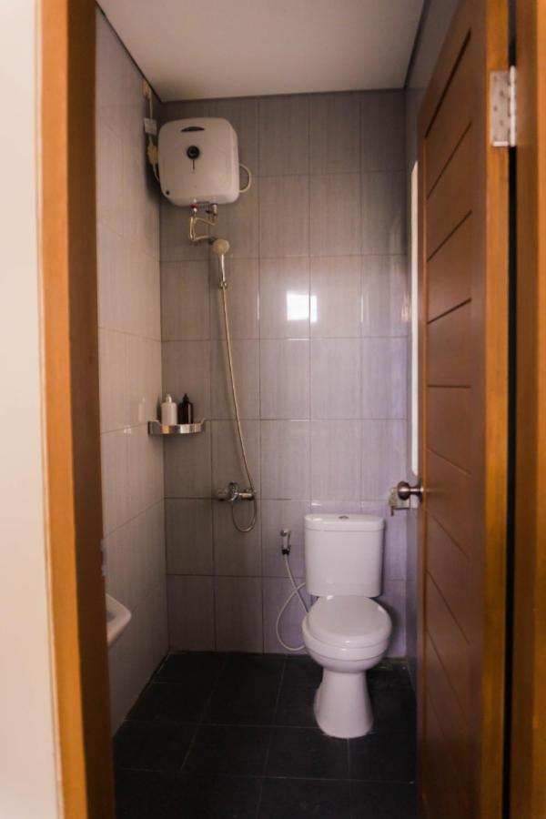 Cakra House Hotel Денпасар Екстериор снимка